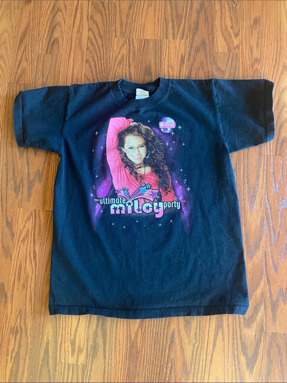 Anvil Miley Cyrus youth T-Shirt.